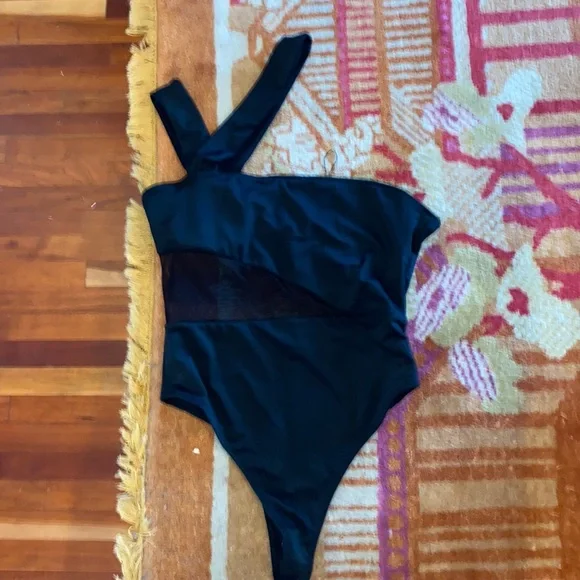 ALIEVA XL Skylar prune asymmetric cutout swimsuit black - Picture 3 of 6